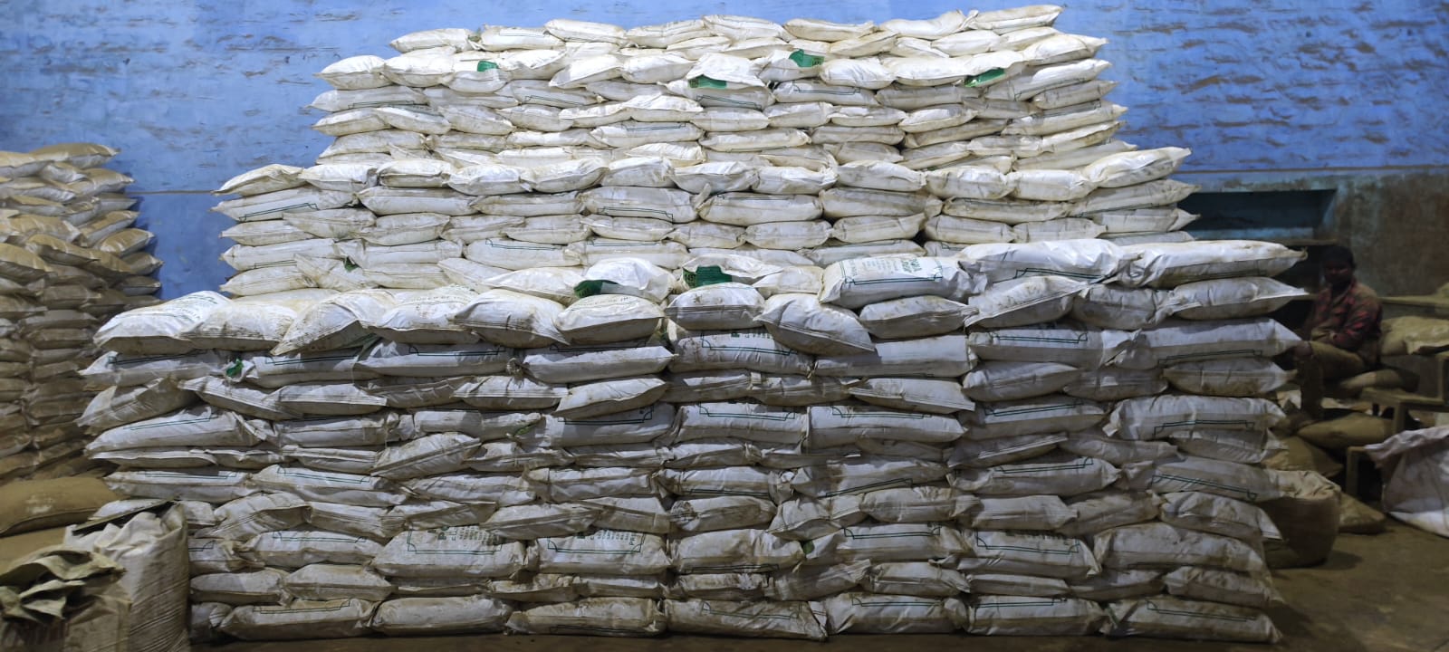 Export pouches, jars, bulk bags